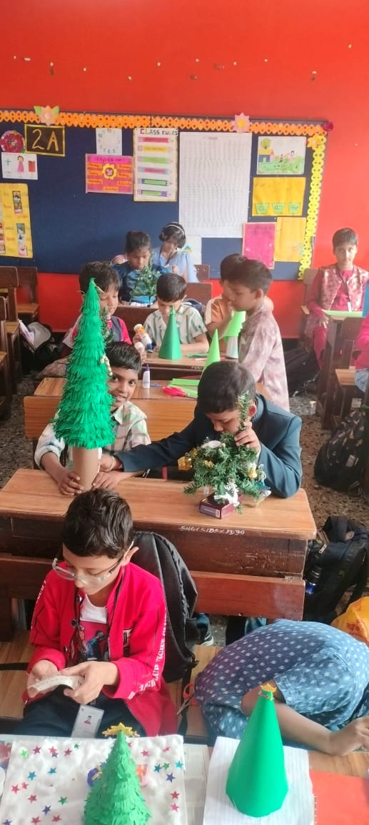 CHRISTMAS CRAFT MAKING COMPETITION